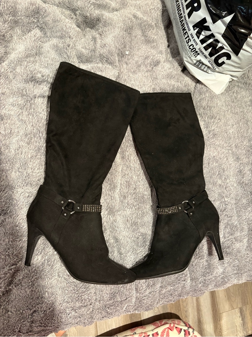 Black Knee-High Suede Stiletto Boots - Women's Fashion Boots